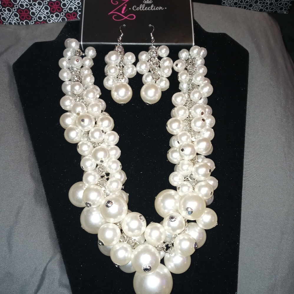 Zi Collection Necklace and Earrings Set